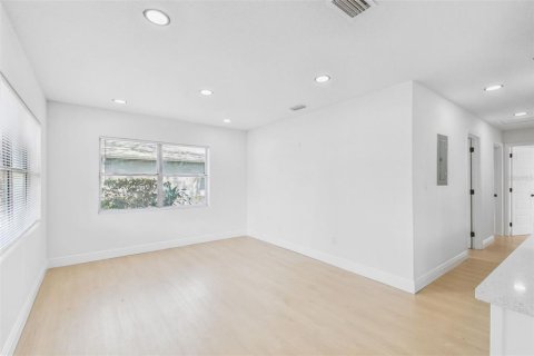 Villa ou maison à vendre à Tampa, Floride: 4 chambres, 112.6 m2 № 1909198 - photo 23