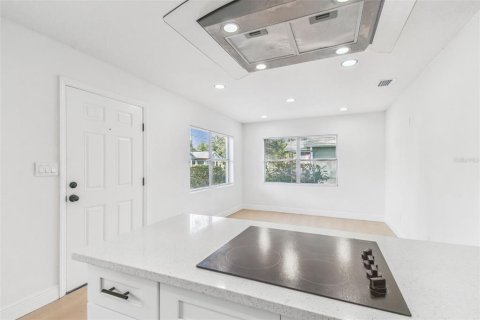 Villa ou maison à vendre à Tampa, Floride: 4 chambres, 112.6 m2 № 1909198 - photo 18