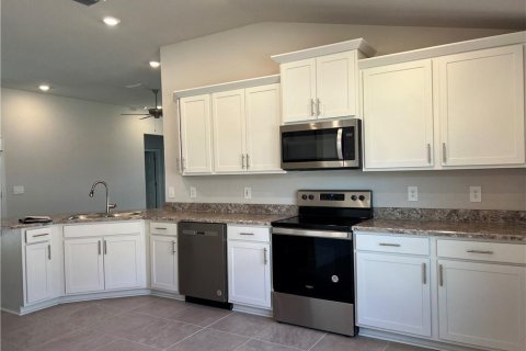 Villa ou maison à louer à St. Lucie, Floride: 3 chambres, 163.97 m2 № 2309113 - photo 7