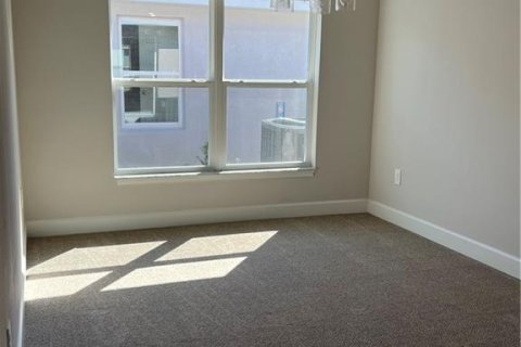 Villa ou maison à louer à St. Lucie, Floride: 3 chambres, 163.97 m2 № 2309113 - photo 5
