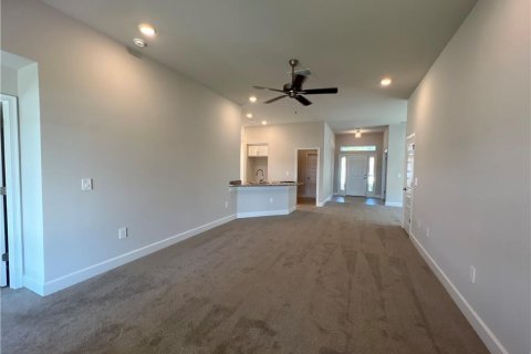 Villa ou maison à louer à St. Lucie, Floride: 3 chambres, 163.97 m2 № 2309113 - photo 2