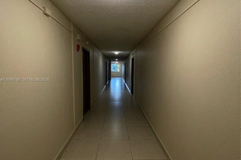 Copropriété à louer à Hialeah, Floride: 1 chambre, 39.86 m2 № 2358007 - photo 4