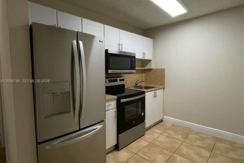 Copropriété à louer à Hialeah, Floride: 1 chambre, 39.86 m2 № 2358007 - photo 9