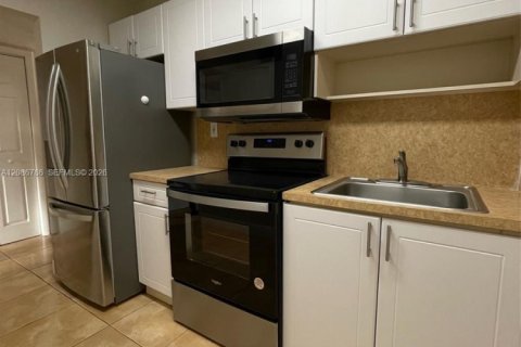Copropriété à louer à Hialeah, Floride: 1 chambre, 39.86 m2 № 2358007 - photo 8