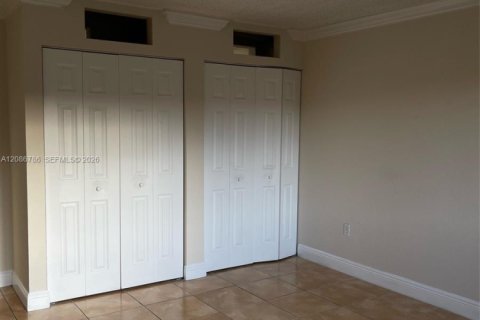 Copropriété à louer à Hialeah, Floride: 1 chambre, 39.86 m2 № 2358007 - photo 7