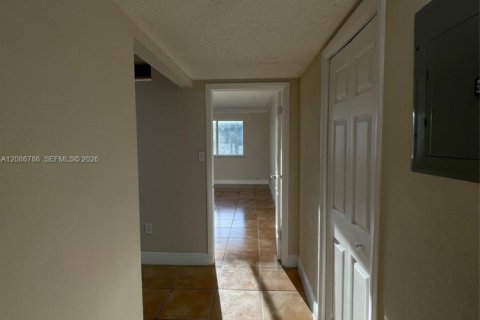 Copropriété à louer à Hialeah, Floride: 1 chambre, 39.86 m2 № 2358007 - photo 5