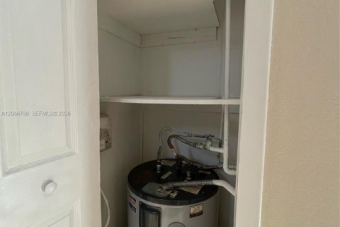Copropriété à louer à Hialeah, Floride: 1 chambre, 39.86 m2 № 2358007 - photo 12