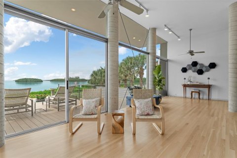 Casa en venta en Saint Petersburg, Florida, 3 dormitorios, 365.57 m2 № 1904833 - foto 11