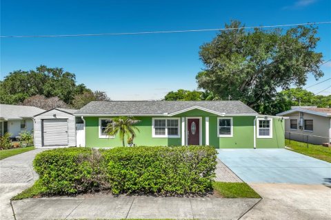 Villa ou maison à Orlando, Floride 3 chambres, 155.98 m2 № 2204140
