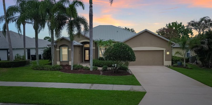 Casa en Port St. Lucie, Florida 4 dormitorios, 197.7 m2 № 2078355