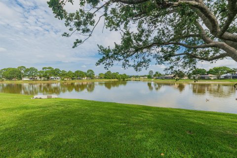 Casa en venta en Port St. Lucie, Florida, 4 dormitorios, 197.7 m2 № 2078355 - foto 3
