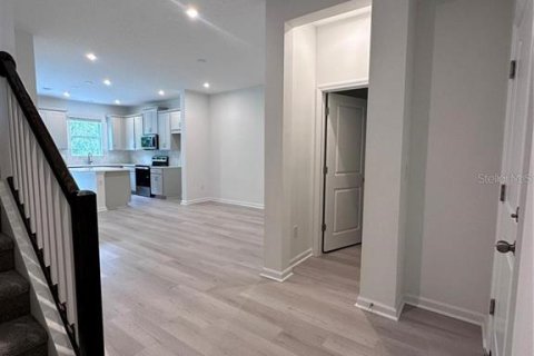 Adosado en alquiler en Orlando, Florida, 3 dormitorios, 142.33 m2 № 1917947 - foto 2