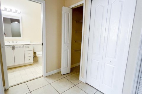 Купить кондоминиум в Хомстед, Флорида 3 спальни, 108.32м2, № 1969539 - фото 18