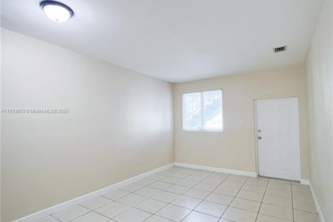 Купить кондоминиум в Хомстед, Флорида 3 спальни, 108.32м2, № 1969539 - фото 3