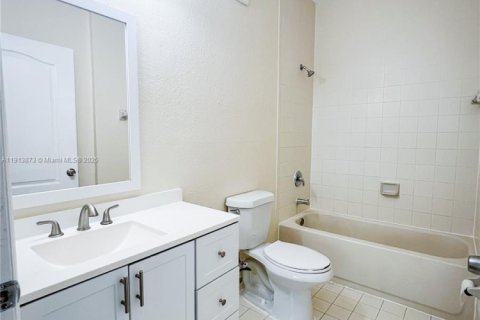 Купить кондоминиум в Хомстед, Флорида 3 спальни, 108.32м2, № 1969539 - фото 8