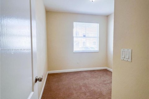 Купить кондоминиум в Хомстед, Флорида 3 спальни, 108.32м2, № 1969539 - фото 13