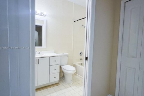 Купить кондоминиум в Хомстед, Флорида 3 спальни, 108.32м2, № 1969539 - фото 24