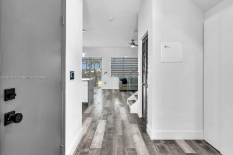 Townhouse in Miramar, Florida 3 bedrooms, 166.57 sq.m. № 1839322 - photo 5