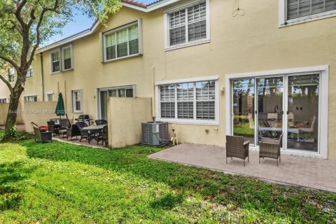 Townhouse in Miramar, Florida 3 bedrooms, 166.57 sq.m. № 1839322 - photo 24