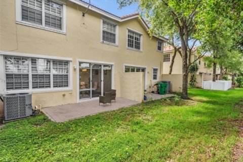 Townhouse in Miramar, Florida 3 bedrooms, 166.57 sq.m. № 1839322 - photo 23