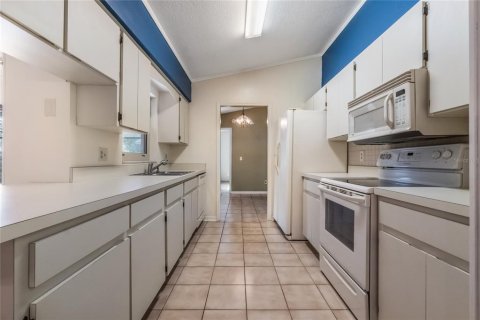 House in Oviedo, Florida 3 bedrooms, 139.73 sq.m. № 1919449 - photo 10