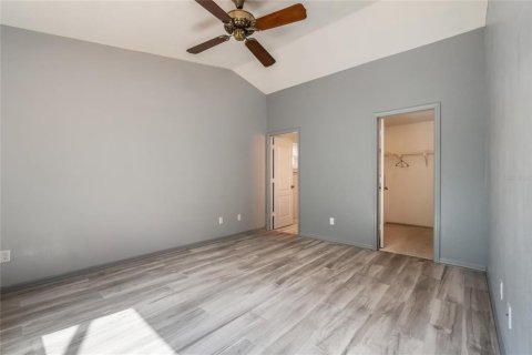 House in Oviedo, Florida 3 bedrooms, 139.73 sq.m. № 1919449 - photo 14