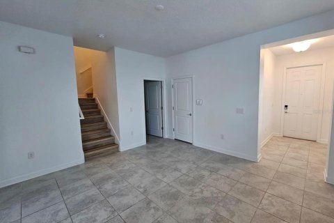 Adosado en venta en Kissimmee, Florida, 4 dormitorios, 192.03 m2 № 1848599 - foto 2