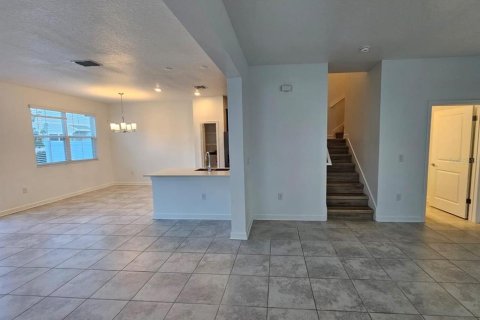 Adosado en venta en Kissimmee, Florida, 4 dormitorios, 192.03 m2 № 1848599 - foto 3