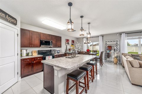Casa en venta en Ocala, Florida, 5 dormitorios, 247.21 m2 № 2208190 - foto 3