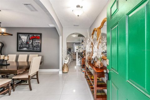 Casa en venta en Ocala, Florida, 5 dormitorios, 247.21 m2 № 2208190 - foto 2