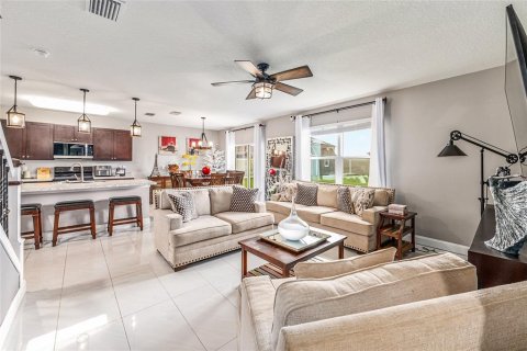 Casa en venta en Ocala, Florida, 5 dormitorios, 247.21 m2 № 2208190 - foto 4