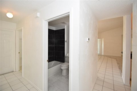 House in Palm Coast, Florida 3 bedrooms, 148.27 sq.m. № 1907274 - photo 21