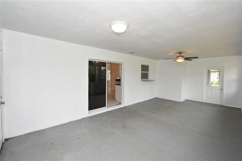 House in Palm Coast, Florida 3 bedrooms, 148.27 sq.m. № 1907274 - photo 16