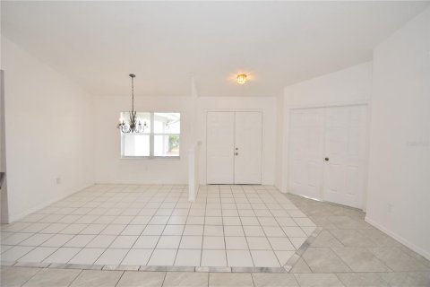 House in Palm Coast, Florida 3 bedrooms, 148.27 sq.m. № 1907274 - photo 3