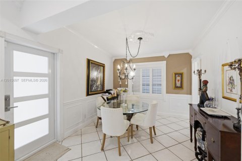 House in Fort Lauderdale, Florida 2 bedrooms, 113.25 sq.m. № 2274693 - photo 13
