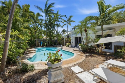 House in Fort Lauderdale, Florida 2 bedrooms, 113.25 sq.m. № 2274693 - photo 30