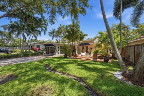 House in Fort Lauderdale, Florida 2 bedrooms, 113.25 sq.m. № 2274693 - photo 6
