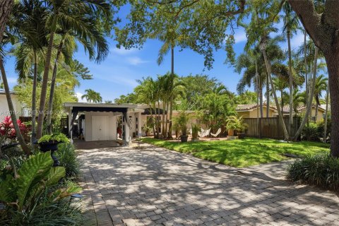 House in Fort Lauderdale, Florida 2 bedrooms, 113.25 sq.m. № 2274693 - photo 5