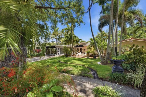 House in Fort Lauderdale, Florida 2 bedrooms, 113.25 sq.m. № 2274693 - photo 10