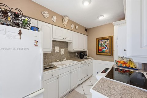 House in Fort Lauderdale, Florida 2 bedrooms, 113.25 sq.m. № 2274693 - photo 16
