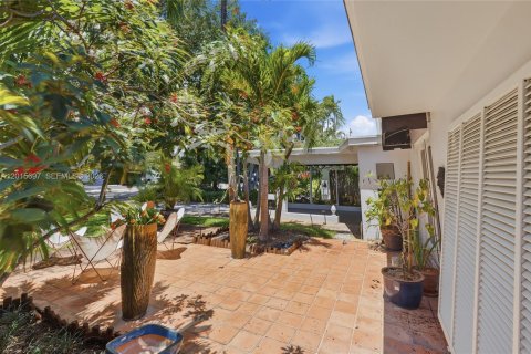 House in Fort Lauderdale, Florida 2 bedrooms, 113.25 sq.m. № 2274693 - photo 26