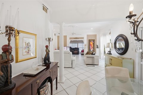 House in Fort Lauderdale, Florida 2 bedrooms, 113.25 sq.m. № 2274693 - photo 15