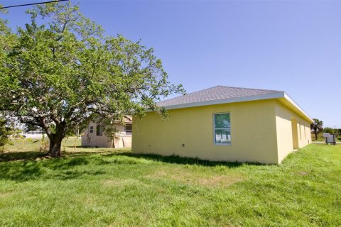 Villa ou maison à vendre à Fort Myers, Floride: 4 chambres, 145.48 m2 № 1942612 - photo 10