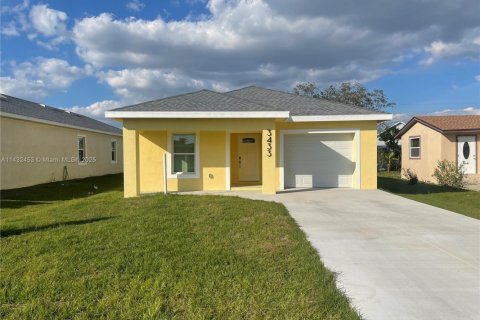 Villa ou maison à vendre à Fort Myers, Floride: 4 chambres, 145.48 m2 № 1942612 - photo 2