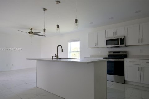 Villa ou maison à vendre à Fort Myers, Floride: 4 chambres, 145.48 m2 № 1942612 - photo 15