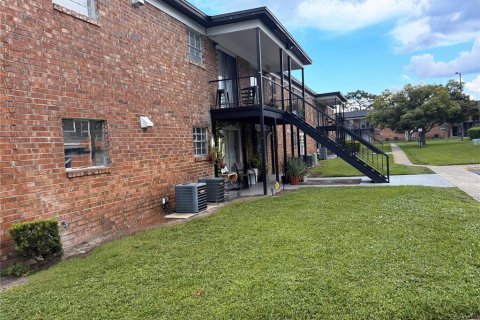 Condominio en alquiler en Orlando, Florida, 2 dormitorios, 83.24 m2 № 1909108 - foto 2