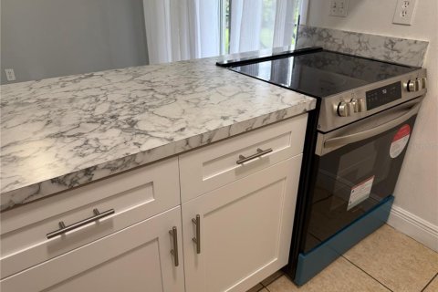 Condominio en alquiler en Orlando, Florida, 2 dormitorios, 83.24 m2 № 1909108 - foto 7