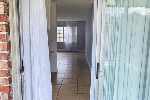 Condominio en alquiler en Orlando, Florida, 2 dormitorios, 83.24 m2 № 1909108 - foto 13