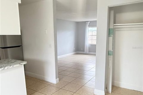 Condominio en alquiler en Orlando, Florida, 2 dormitorios, 83.24 m2 № 1909108 - foto 12