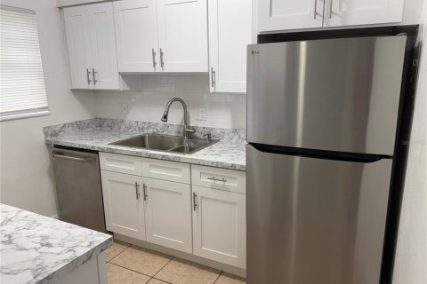 Condominio en alquiler en Orlando, Florida, 2 dormitorios, 83.24 m2 № 1909108 - foto 6